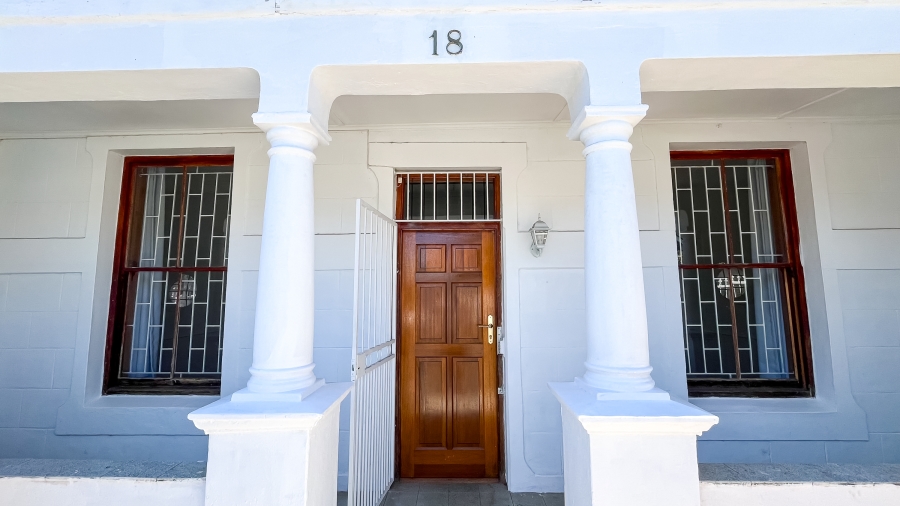 To Let 3 Bedroom Property for Rent in Wynberg Western Cape